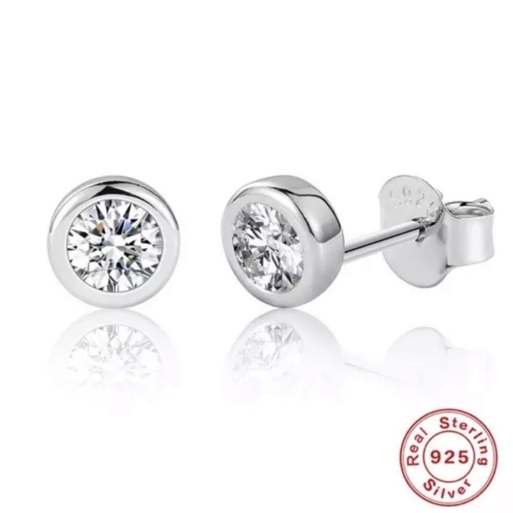 Certified .6ct t.w. Moissanite Bezel Silver Stud Earrings NEW